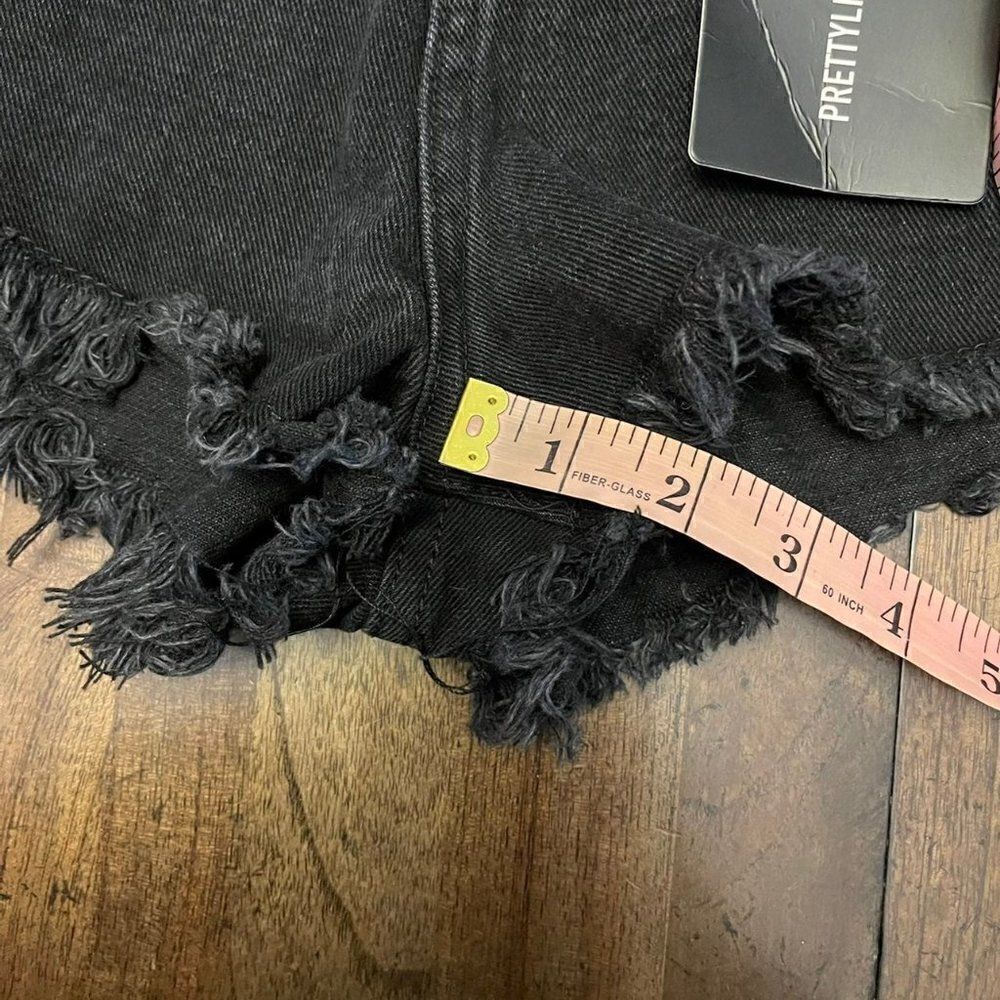 Prettylittlething Cut Off Denim Shorts - Picture 11 of 12